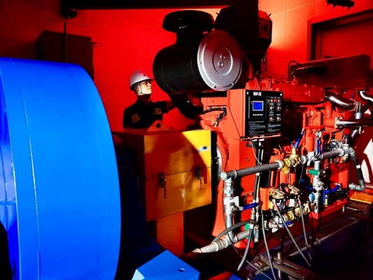 Pengemudi Pompa Api Mesin Diesel yang Kuat dan Bertahan Kapasitas Tangki Bahan Bakar 50-550 Gallon 1250GPM